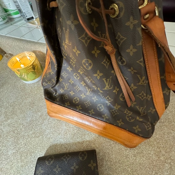 Louis Vuitton bucket bag - Picture 3 of 7